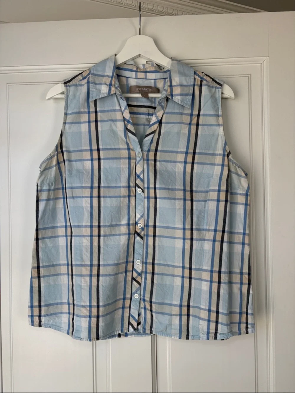 croft & barrow Blue and Beige Plaid Sleeveless Button-Up Shirt - Picture 1 of 4